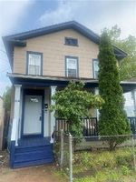 Pre-foreclosure in  SYLVAN AVE New Haven, CT 06519
