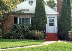 Pre-foreclosure in  GRANDVIEW AVE Hamden, CT 06514