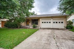 Pre-foreclosure in  BANDERA LN Garland, TX 75040