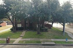 Pre-foreclosure in  BEAR RUN DR Plano, TX 75093
