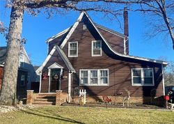 Pre-foreclosure in  16TH ST Cuyahoga Falls, OH 44223