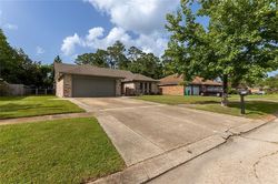 Pre-foreclosure in  TANGLEWOOD DR Slidell, LA 70458