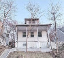 Pre-foreclosure in  EADIE PL Staten Island, NY 10301