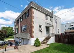 Pre-foreclosure in  CAROLINE DR Norristown, PA 19401