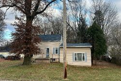 Pre-foreclosure in  BEAL RD Mansfield, OH 44905