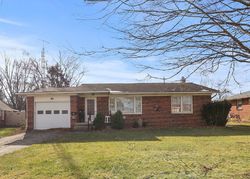 Pre-foreclosure in  DIXIE DR Mount Vernon, OH 43050