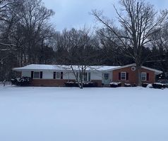 Pre-foreclosure in  MAPLERIDGE DR Flint, MI 48532