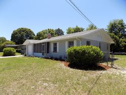 Pre-foreclosure in  NE 18TH CT Ocala, FL 34470