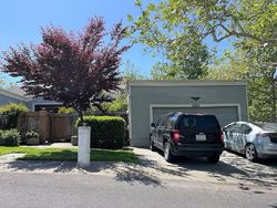 Pre-foreclosure in  LAKEWOOD DR Windsor, CA 95492