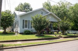 Pre-foreclosure in  25TH AVE Northport, AL 35476