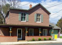 Pre-foreclosure Listing in E GRAND ST HAMPTON, NJ 08827