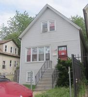 Pre-foreclosure in  E 80TH PL Chicago, IL 60617