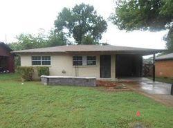 Pre-foreclosure in  WALLIS RD Fort Worth, TX 76135