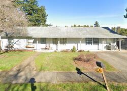 Pre-foreclosure in  SE WOODWARD ST Portland, OR 97236