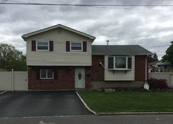 Pre-foreclosure in  W 19TH ST Deer Park, NY 11729