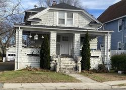 Pre-foreclosure in  REEF RD Fairfield, CT 06824