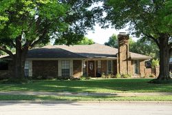 Pre-foreclosure in  MEADOWVIEW LN Coppell, TX 75019