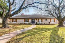 Pre-foreclosure in  SUNDOWN DR Fort Worth, TX 76116