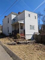 Pre-foreclosure in  HOLLYWOOD ST Pittsburgh, PA 15205
