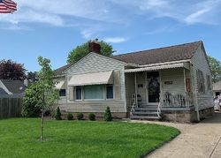 Pre-foreclosure in  STERLING RD Lorain, OH 44052