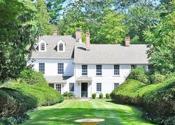 Pre-foreclosure Listing in MILL RIVER RD OYSTER BAY, NY 11771