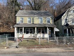 Pre-foreclosure Listing in W MIDLAND AVE MIDLAND, PA 15059
