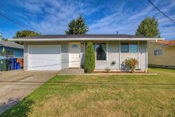 Pre-foreclosure in  E 65TH ST Tacoma, WA 98404