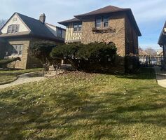 Pre-foreclosure in  N 13TH ST Milwaukee, WI 53209