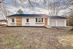 Pre-foreclosure Listing in S FAIRFAX RD BLOOMINGTON, IN 47401