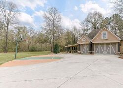 Pre-foreclosure in  THOMAS CHASE CT Bonaire, GA 31005