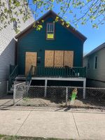 Pre-foreclosure in  S EWING AVE Chicago, IL 60617