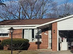 Pre-foreclosure in  MOERS DR Sterling Heights, MI 48313