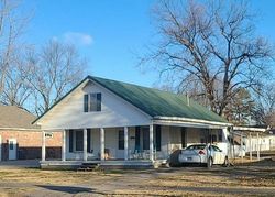 Pre-foreclosure in  W YOAKUM AVE Chaffee, MO 63740