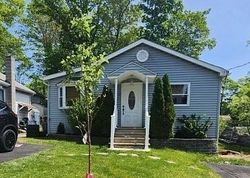Pre-foreclosure in  BROWN TRL Hopatcong, NJ 07843