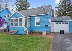 Pre-foreclosure in  BROOKFIELD RD Syracuse, NY 13211