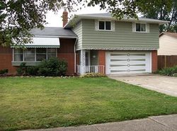 Pre-foreclosure in  KINGSDALE BLVD Cleveland, OH 44130