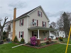 Pre-foreclosure in  OAK STREET EXT West Middlesex, PA 16159