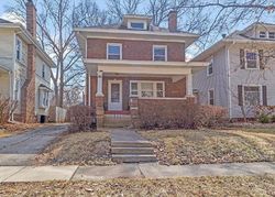 Pre-foreclosure in  W VINE ST Springfield, IL 62704