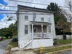 Pre-foreclosure Listing in HANOVER ST SPRING GROVE, PA 17362