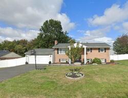 Pre-foreclosure in  LAKEVIEW DR Gainesville, VA 20155