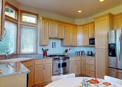 Pre-foreclosure in  E OAKMONT DR Mukilteo, WA 98275