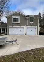 Pre-foreclosure in  S WOODFIELD RD Hartland, WI 53029