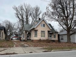 Pre-foreclosure in  E PARK ST Taylorville, IL 62568