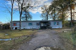 Pre-foreclosure in  COUNTRY DR Prairieville, LA 70769