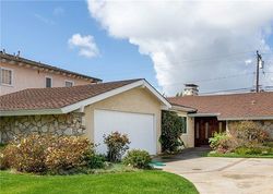 Pre-foreclosure in  CLUBHOUSE DR Lakewood, CA 90712
