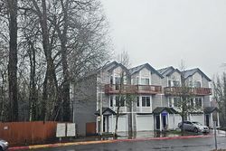 Pre-foreclosure in  NE NICHOLSON LOOP Vancouver, WA 98661