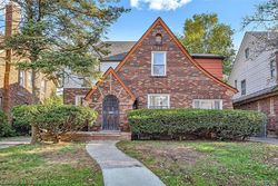Pre-foreclosure in  PARKSIDE ST Detroit, MI 48221