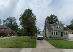 Pre-foreclosure in  RIVERSIDE DR Mount Clemens, MI 48043