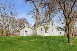 Pre-foreclosure in  E 16TH ST Des Moines, IA 50316