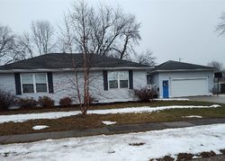 Pre-foreclosure in  6TH AVE SE Oelwein, IA 50662